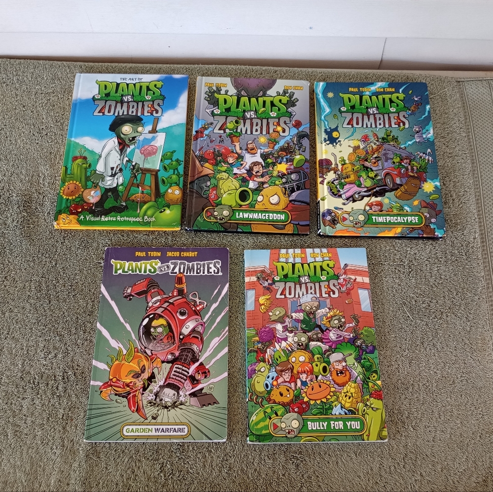 Plants vs zombies lot of 4 books ( hardcover and paperback )